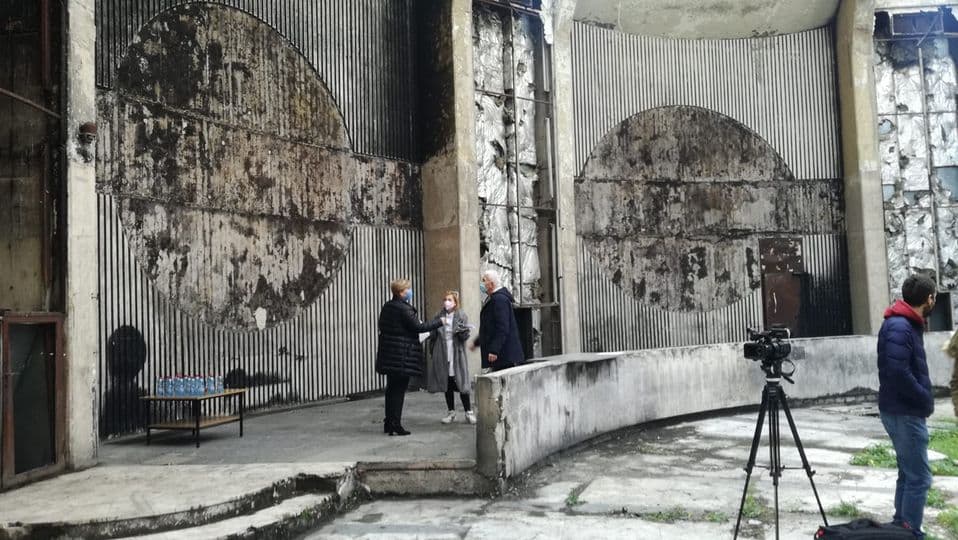 " Округла зграда и шалтер сала / Централна пошта "